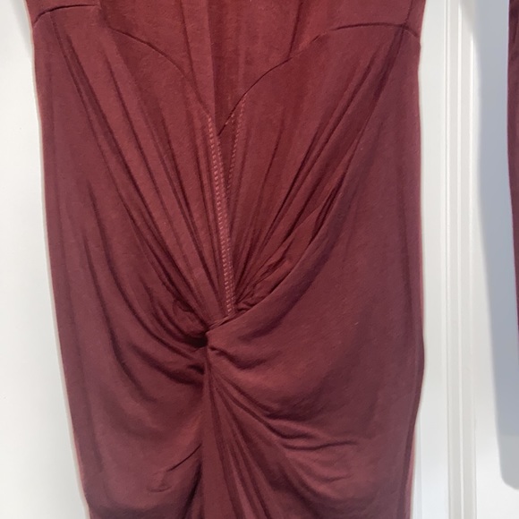 High-low burgundy long sleeve dress - Picture 3 of 6